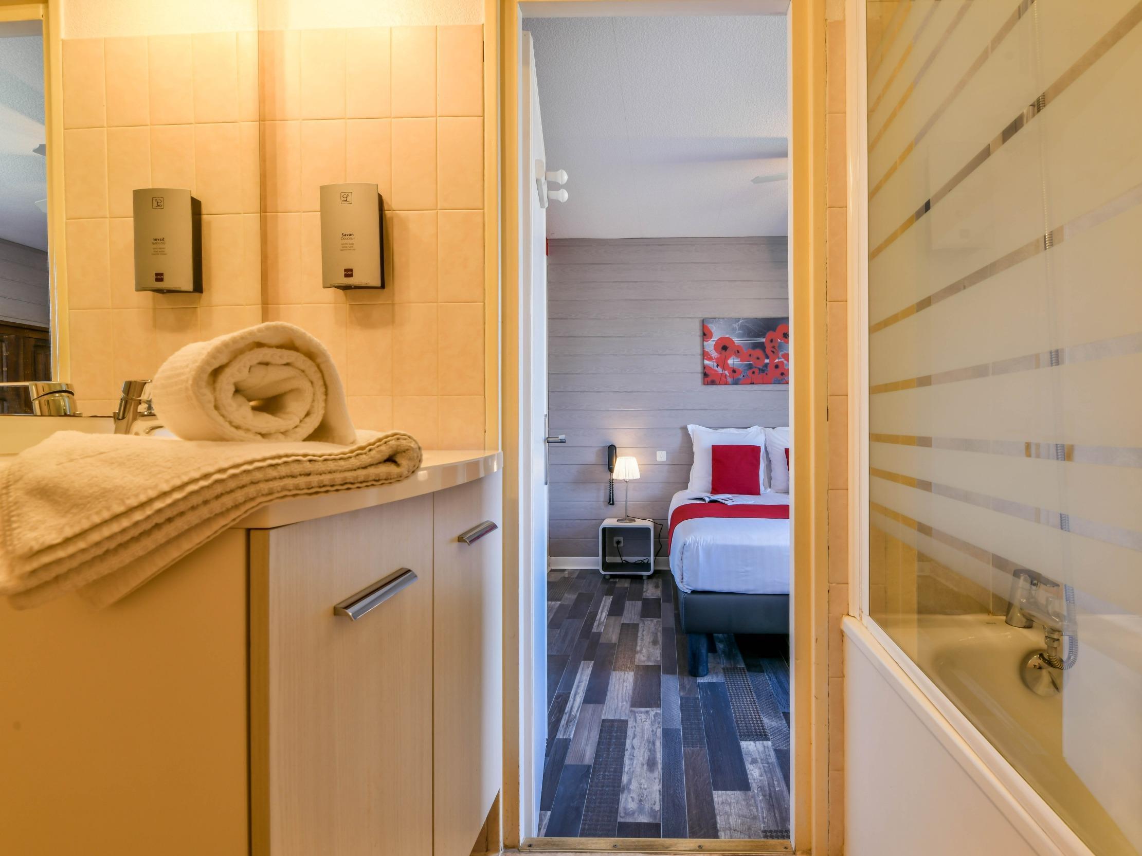 Logis Hostellerie Du Neez Gan Dış mekan fotoğraf