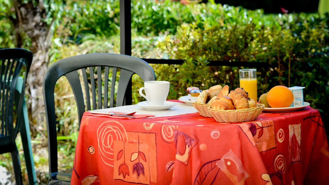 Logis Hostellerie Du Neez Gan Dış mekan fotoğraf