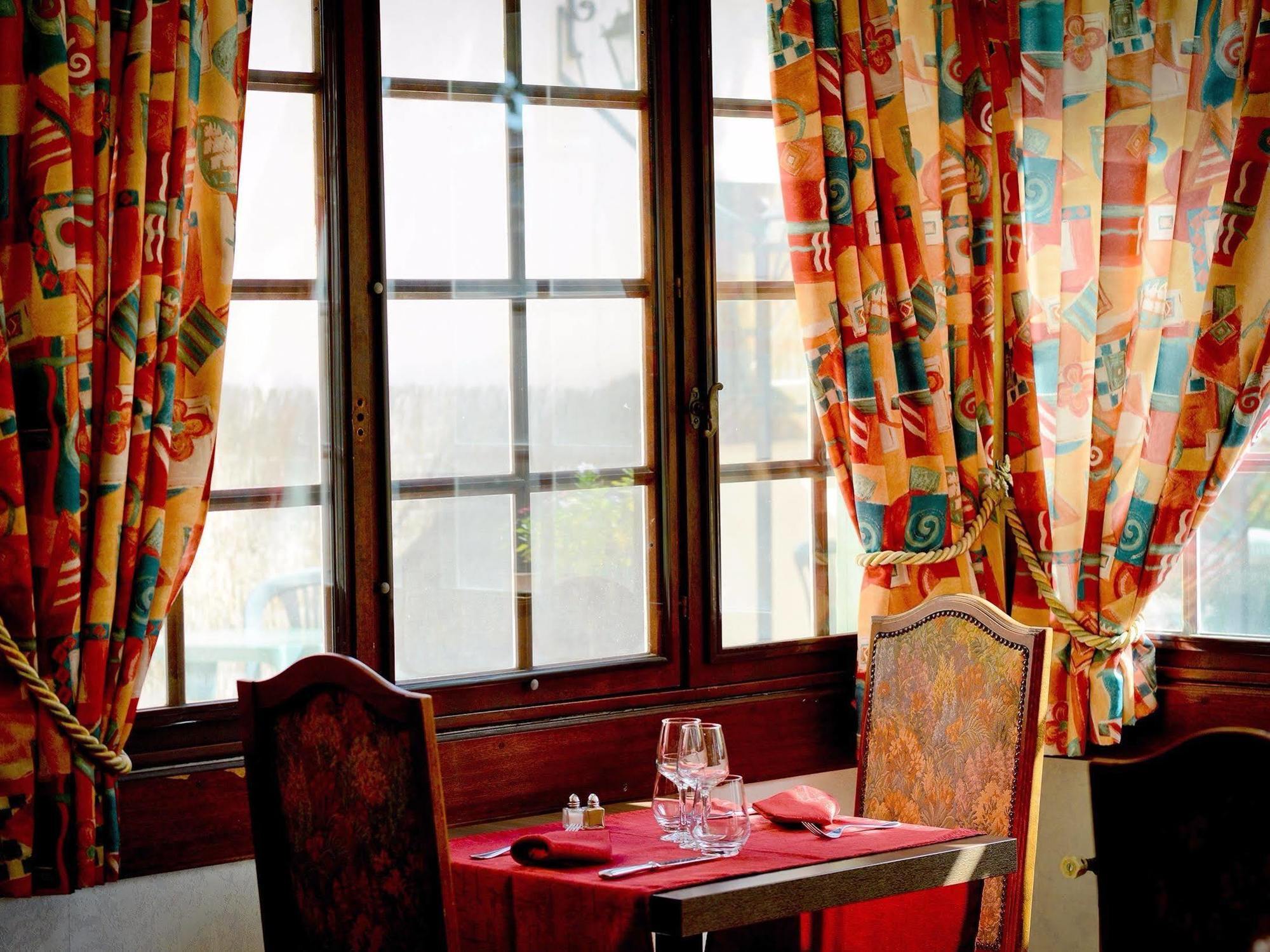 Logis Hostellerie Du Neez Gan Dış mekan fotoğraf