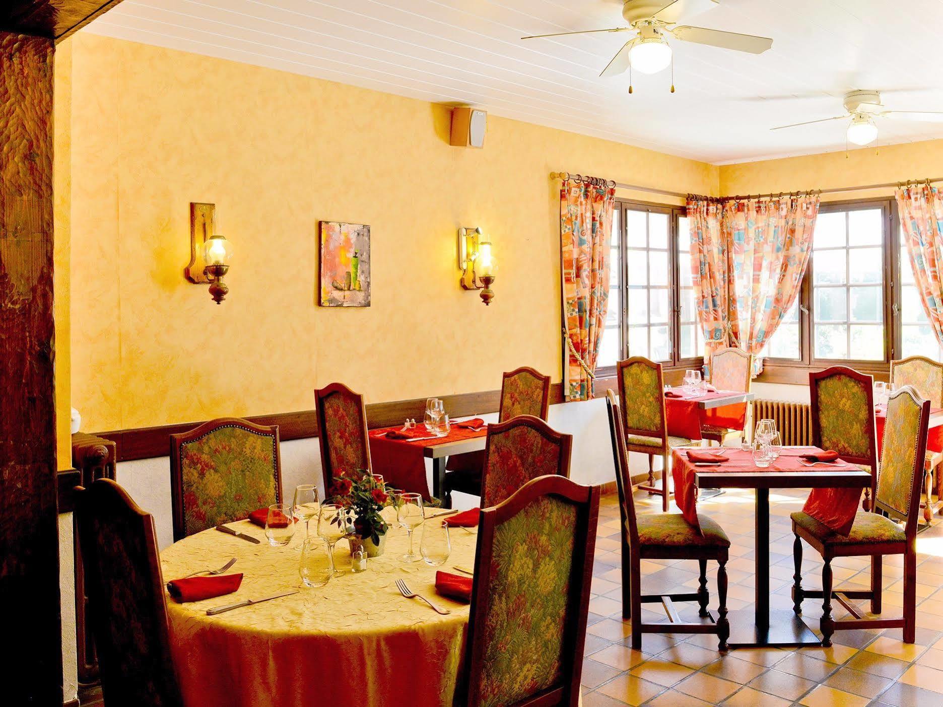 Logis Hostellerie Du Neez Gan Dış mekan fotoğraf